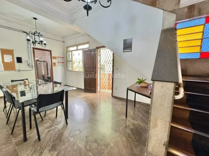 Casa comercial à Venda no bairro Floresta