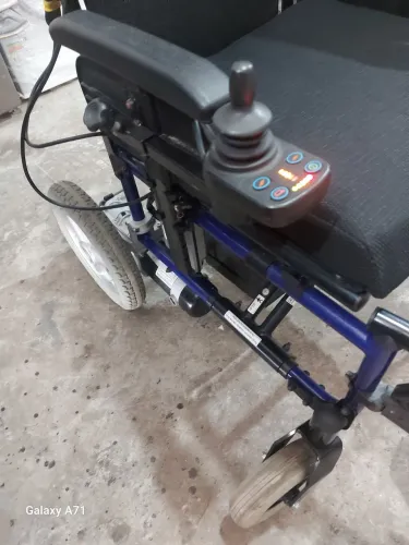 Cadeira de rodas motorizada