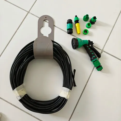 Kit Mangueira de Jardim 10 metros com Suporte e Esguicho Regulável Usado
