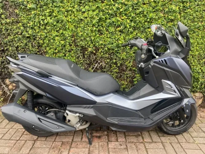 Dafra Cruisym 300 2026