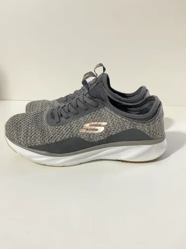 Tênis skechers n°38