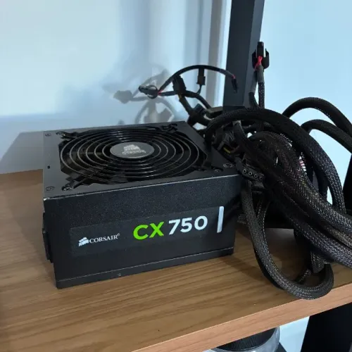 Fonte Corsair 750W