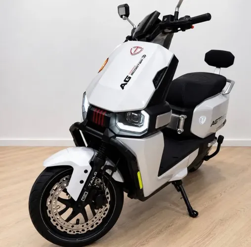 Scooter T1 Turbo Elétrica 1000 Watts.