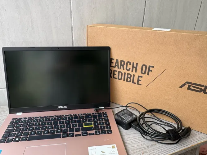 Notebook ASUS Vivobook Go 15 Intel Celeron 4GB RAM 128GB - Rosé Pink.