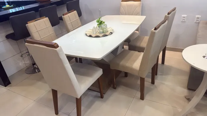Mesa com cadeiras