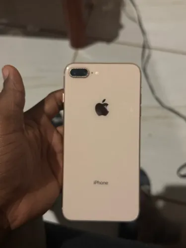 iPhone 8 Plus