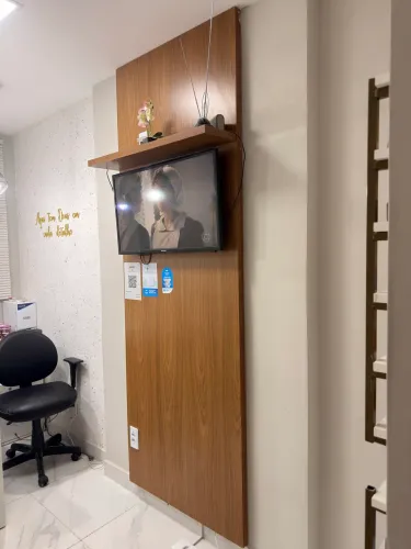 Painel feito sob medida com marceneiro