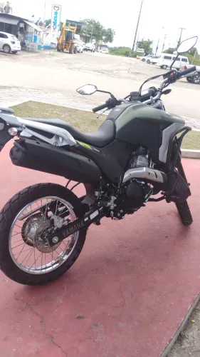 Vendo moto Lander ano 2025