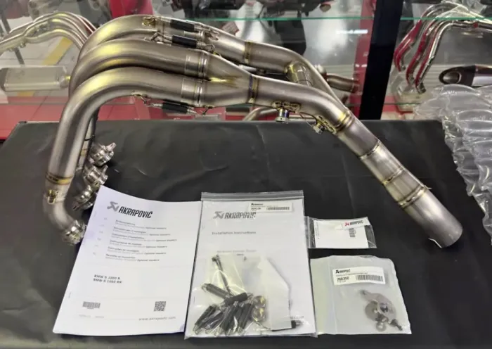 Coletor full Akrapovic 100% titânio para s1000rr 2020 em diante