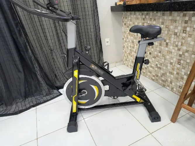 Bicicleta spinning ergométrica WCT Fitness