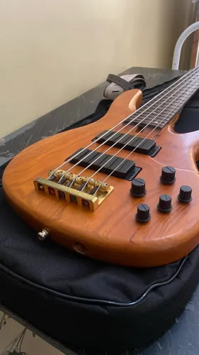 Baixo Yamaha TRB 5i