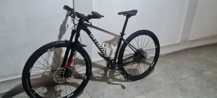 Bicicleta Especialized Rockhopper Aro 29