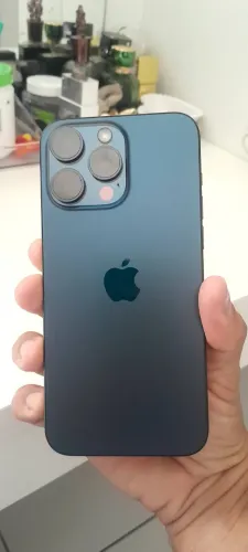Vende-se IPhone 15 Pro max 256GB seminovo