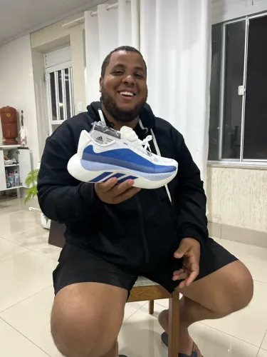 TÊNIS ADIDAS - ORIGINAL TAMANHO 40