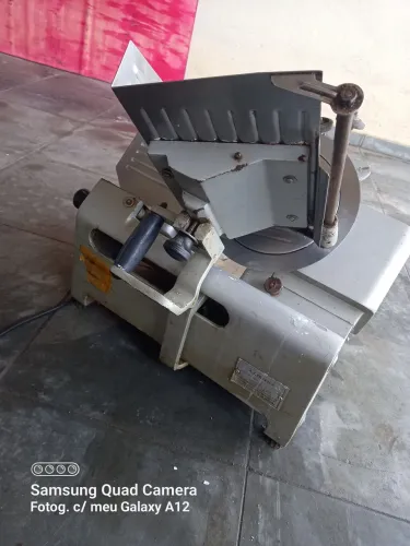 Máquina de cortar frios