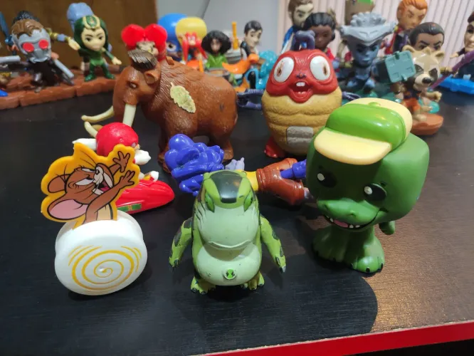 Kit c/ 7 personagens Macdonald USADOS