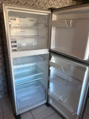 Geladeira Electrolux front free inox de 2 portas 