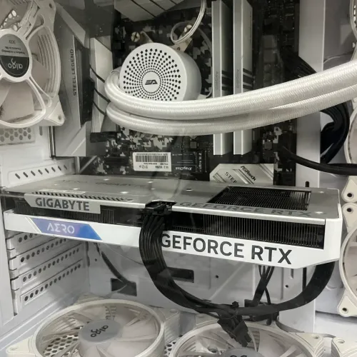Placa de Vídeo Gigabyte NVIDIA GeForce RTX 4060 AERO OC, 8GB, GDDR6, DLSS, Ray Tracing