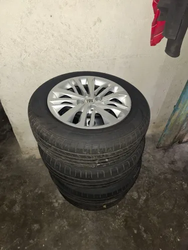 Rodas 15 FIAT COM CALOTAS