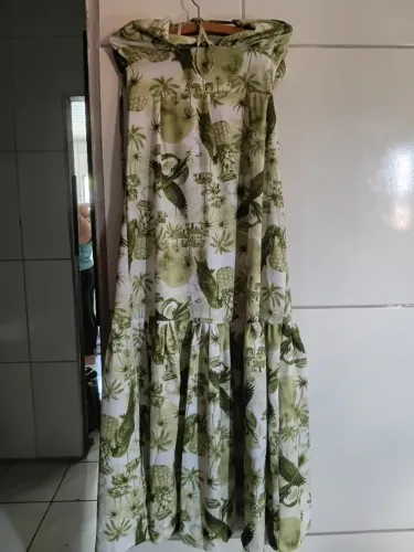 Vestido (novo) motivo da venda: não coube e eu tinha tirado a etiqueta e não troca.