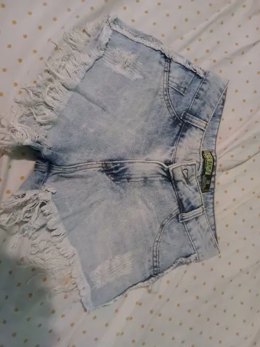 Short jeans veste bem 35 reais