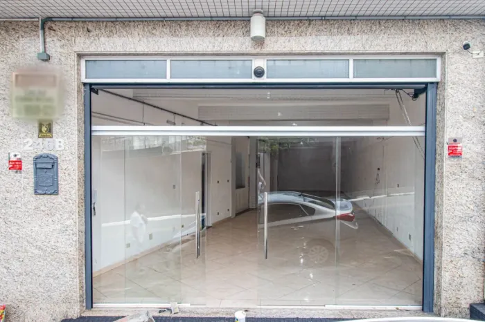 Loja na Rua Faustino Paganini, 337  130 m²