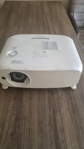 PROJETOR PANASONIC 5000 LUMENS