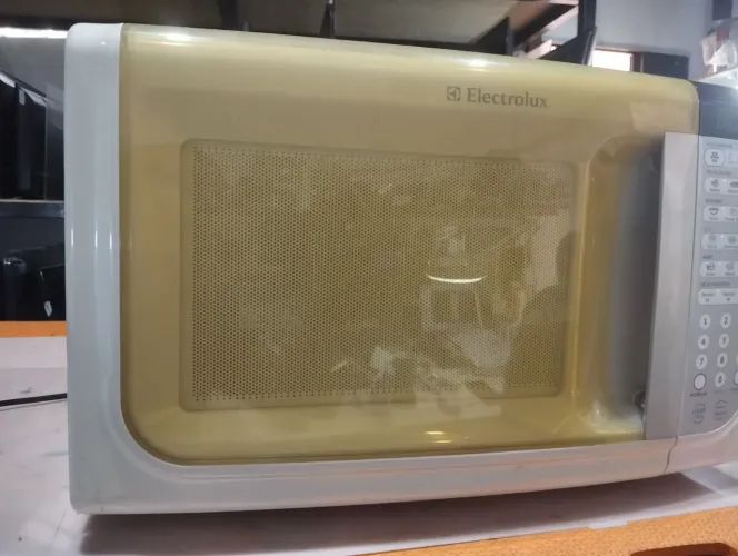 Vendo microondas Eletrolux 31 litros