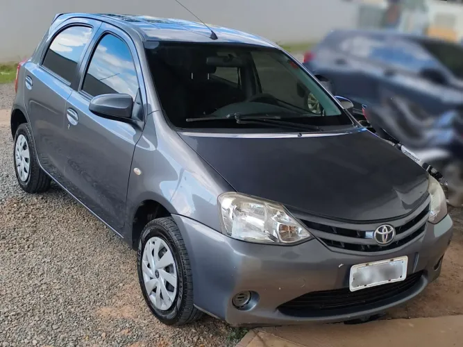 Toyota Etios XS 1.5 Flex 16V 5P Mec. 2014