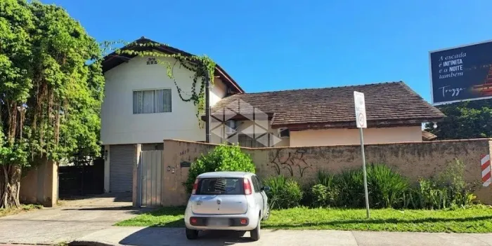 Casa com 4quartos e 4 vagas, 150 m² - Vila Nova - Blumenau/SC.