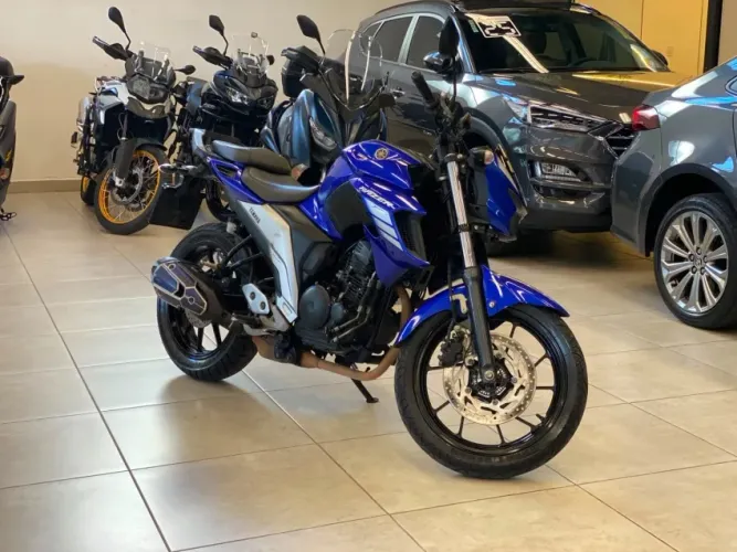 YAMAHA FAZER 250 CC.