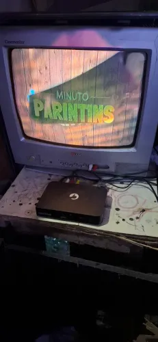 vendo tv de tubo de 14 polegadas com controle valor 300 reais