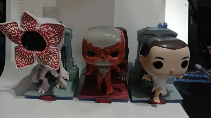Kit 3 funkos de pascoa stranger things