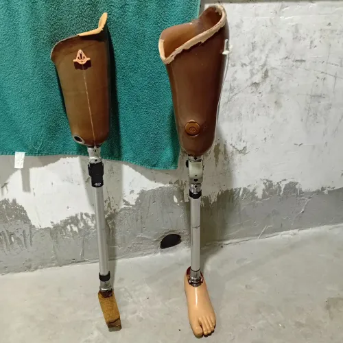 Vendo prótese mecânica qualquer coisa pv aceito ofertas e cartão, 1.200