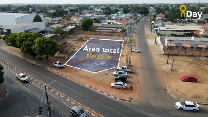 Terreno de Esquina de 899m² - Caranã