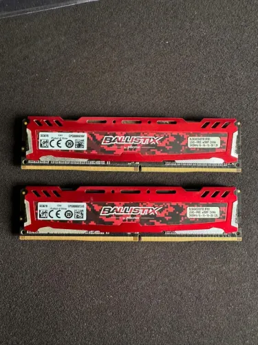 Kit 8GB (2x4GB) Memória RAM DDR4 Crucial Ballistix 2400MHz CL16 Gamer