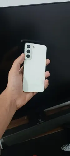 Samsung S22 256 GB e 8 de RAM