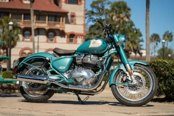 Classic 650cc TEAL - Duvallyer Rodrigues - 21 9 9271 71 82 - Royal Enfield
