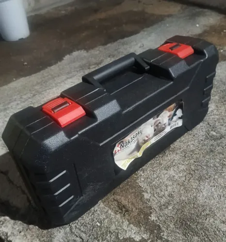 Vendo tosquiadeira profissional 6 velocidades 110V, 1200W