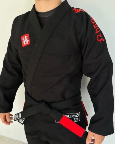Kimono KTSU Kamikaze - Preto/Vermelho - Edição limitada (Já acompanha mochilinha)