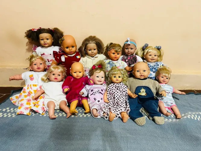 LOTE COM LINDAS BONECAS EM ÓTIMO ESTADO DE CONSERVAÇÃO 