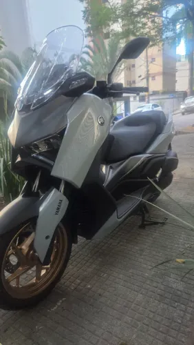 Yamaha Xmax 300