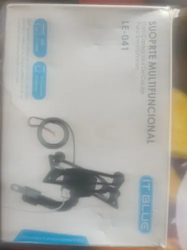Suporte de celular com carregador para uso em motos