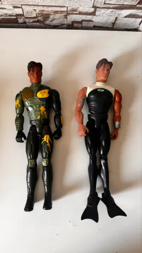 3 Bonecos Max Steel Antigos + pantera Negra
