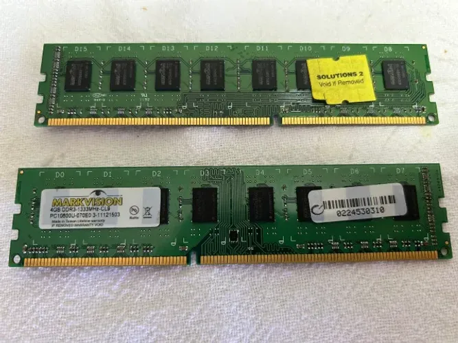 02 Mémorias RAM 4GB DDR3 1333MHZ Markvision (Dois Pentes)