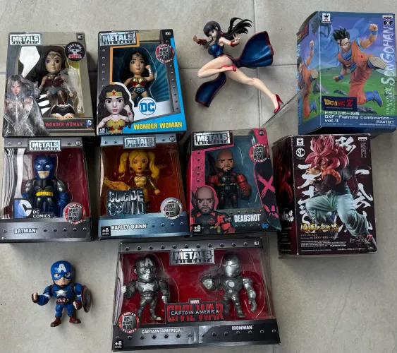 bonecos metal die cast, die cast metals, batman, mulher maravilha, arlequina, deadshot