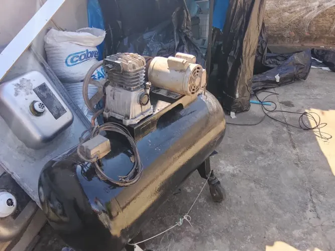 Vendo compressor-ar 200 litros!
