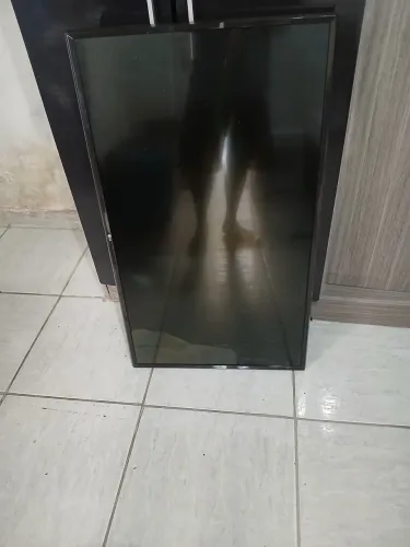 TV com defeito tela quebrada valor 150 reais