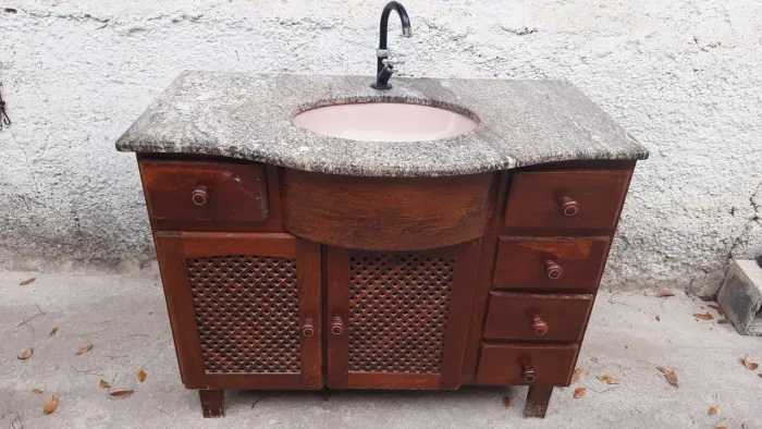 Gabinete Vintage com bancada em granito para banheiro ou lavabo