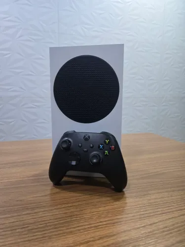 Xbox Series S 512GB - Impecável
